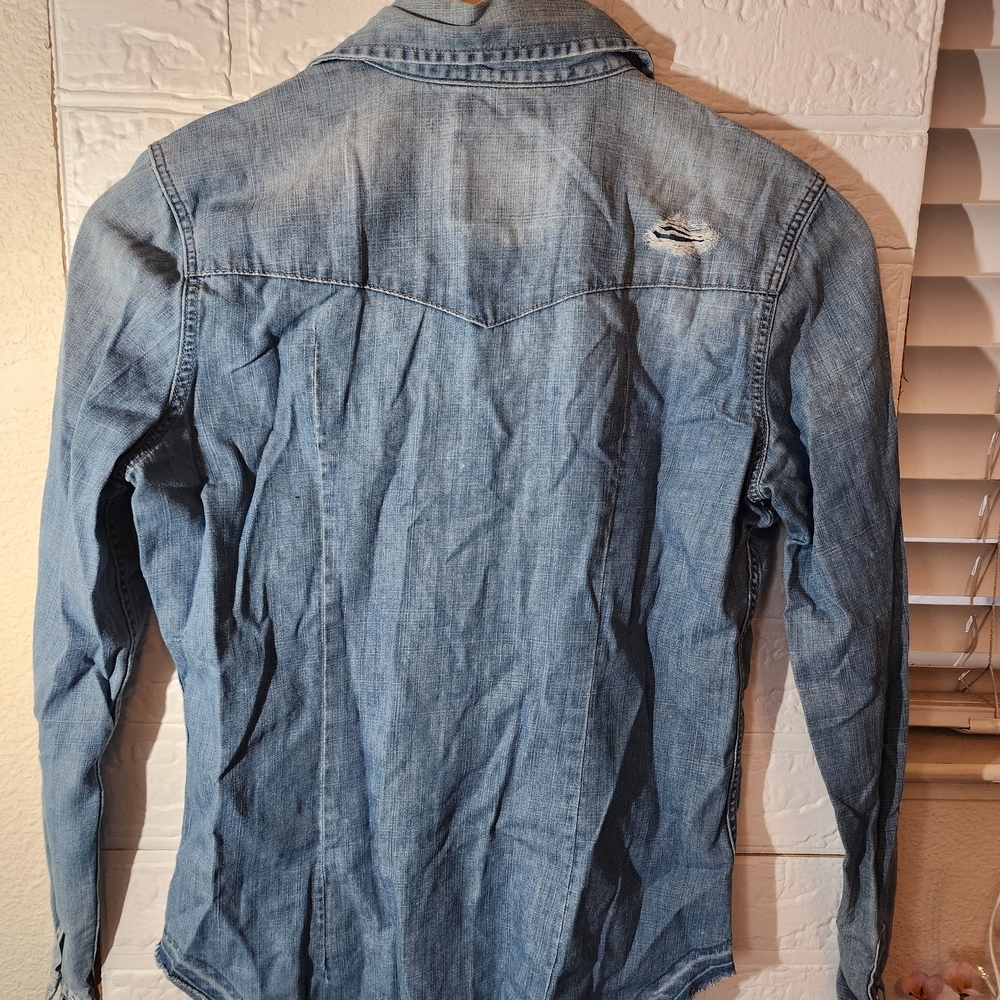American Eagle Light Wash Denim Button-Up Shirt XS - Picture 5 of 8